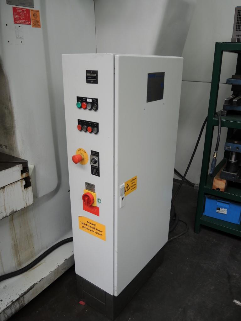 Chapas metálicas e máquinas para trabalhar metais<br><font size="2">Colaboração com Hilco Industrial Acquisitions bv</font><br><img src="/images/hil.png"><br>-7