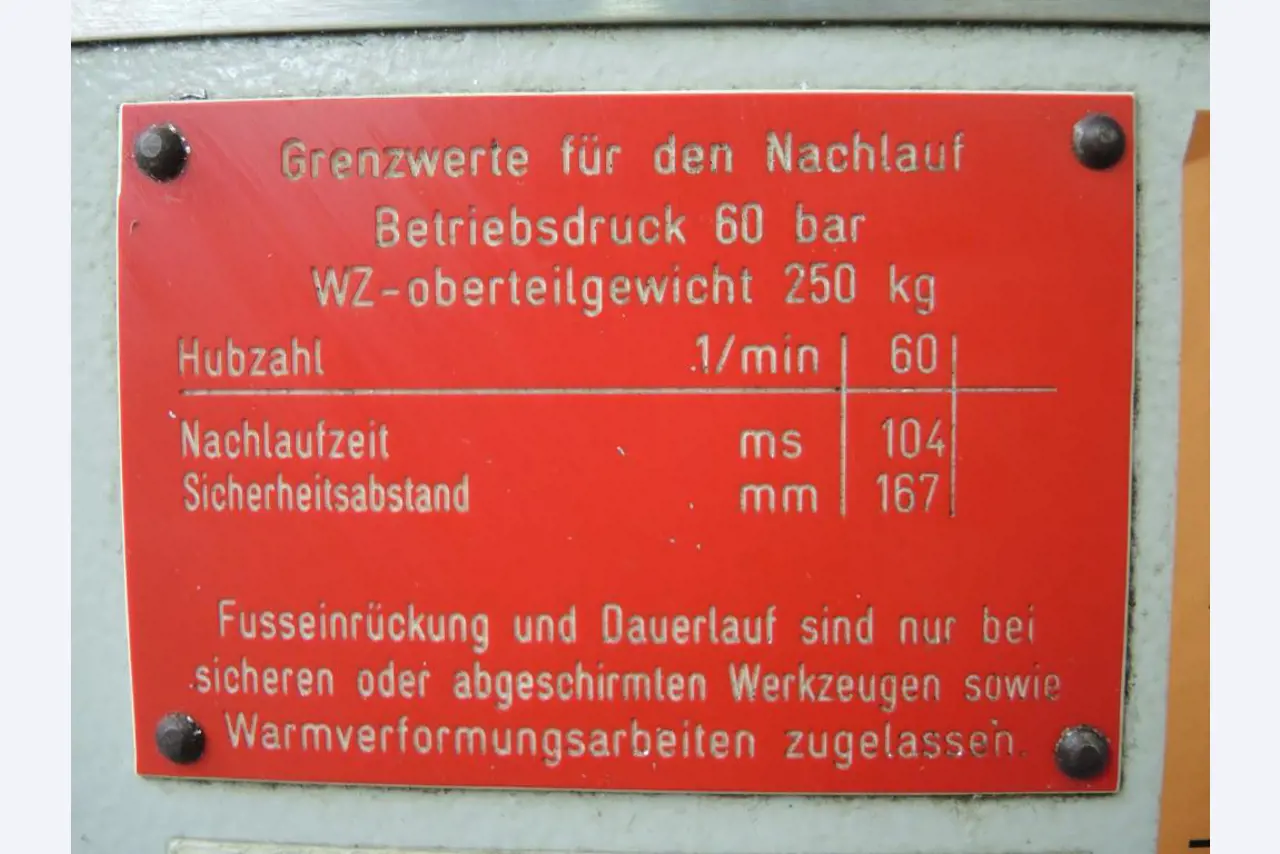 Chapas metálicas e máquinas para trabalhar metais<br><font size="2">Colaboração com Hilco Industrial Acquisitions bv</font><br><img src="/images/hil.png"><br>-2