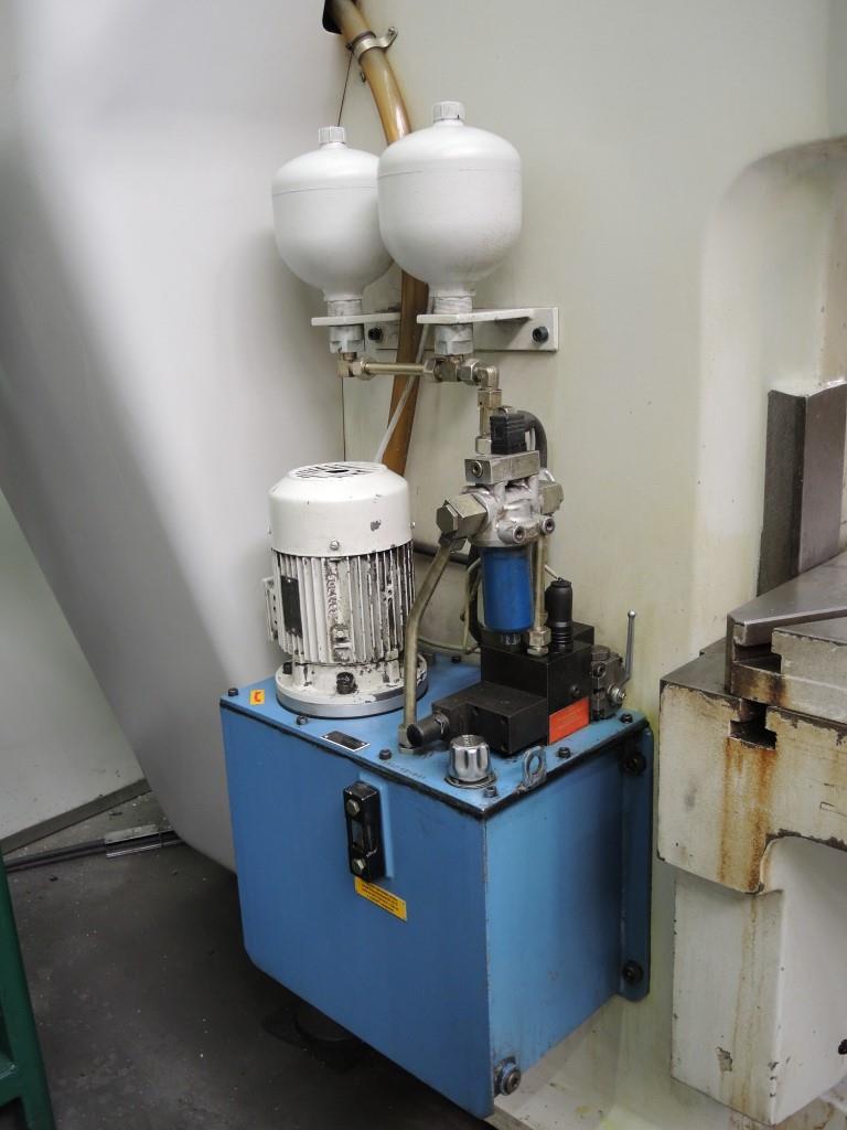 Chapas metálicas e máquinas para trabalhar metais<br><font size="2">Colaboração com Hilco Industrial Acquisitions bv</font><br><img src="/images/hil.png"><br>-9