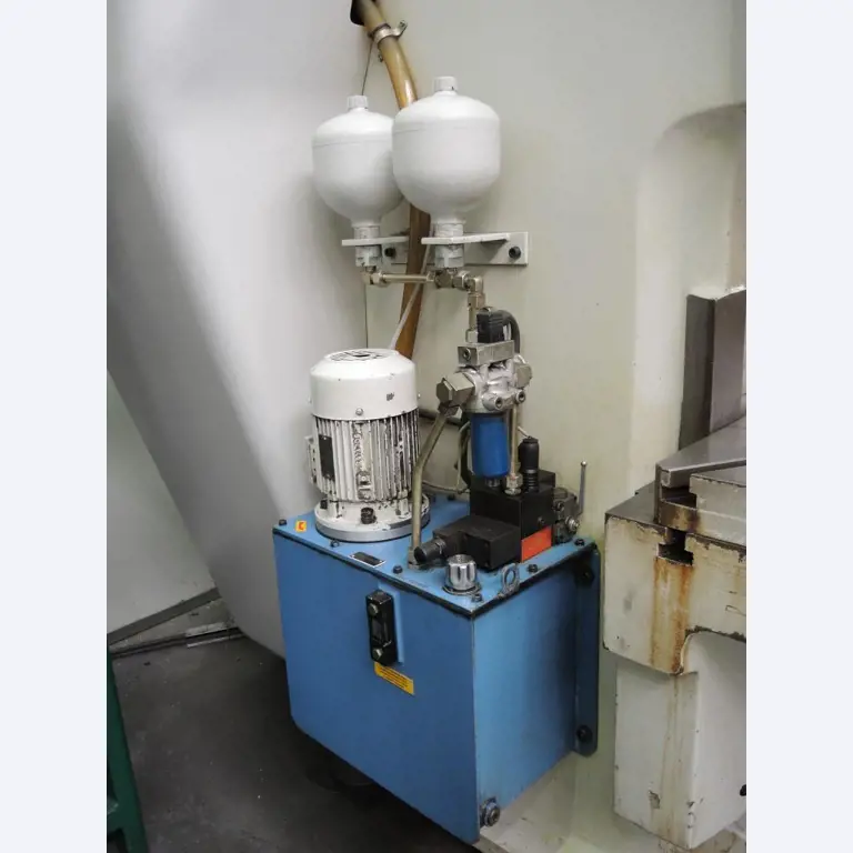 Chapas metálicas e máquinas para trabalhar metais<br><font size="2">Colaboração com Hilco Industrial Acquisitions bv</font><br><img src="/images/hil.png"><br>-9