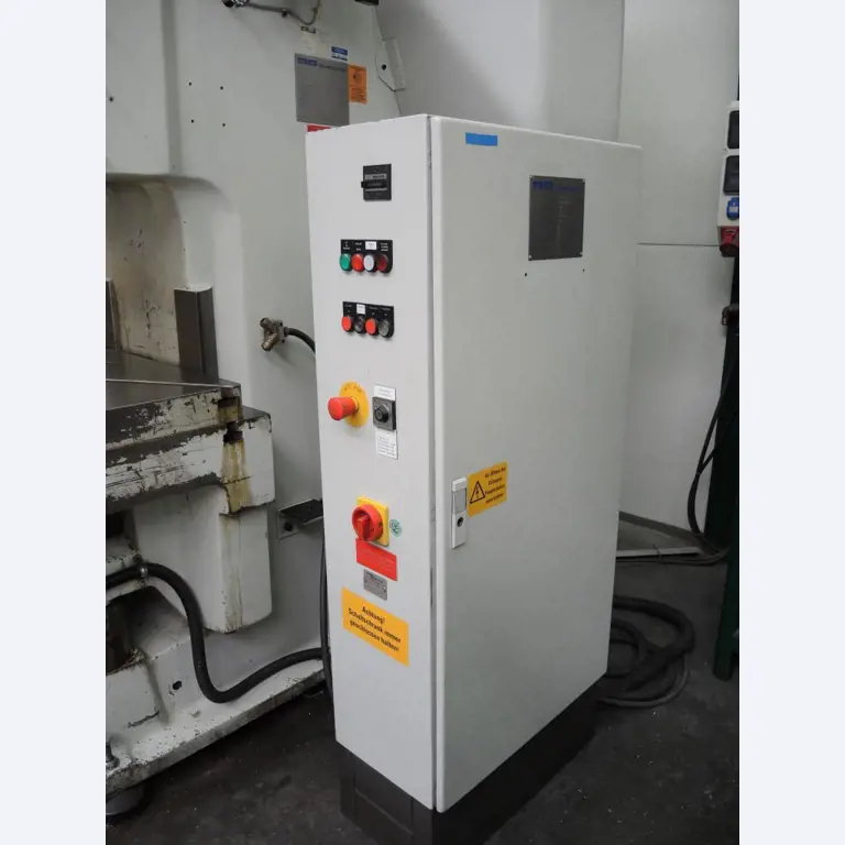 Chapas metálicas e máquinas para trabalhar metais<br><font size="2">Colaboração com Hilco Industrial Acquisitions bv</font><br><img src="/images/hil.png"><br>-10