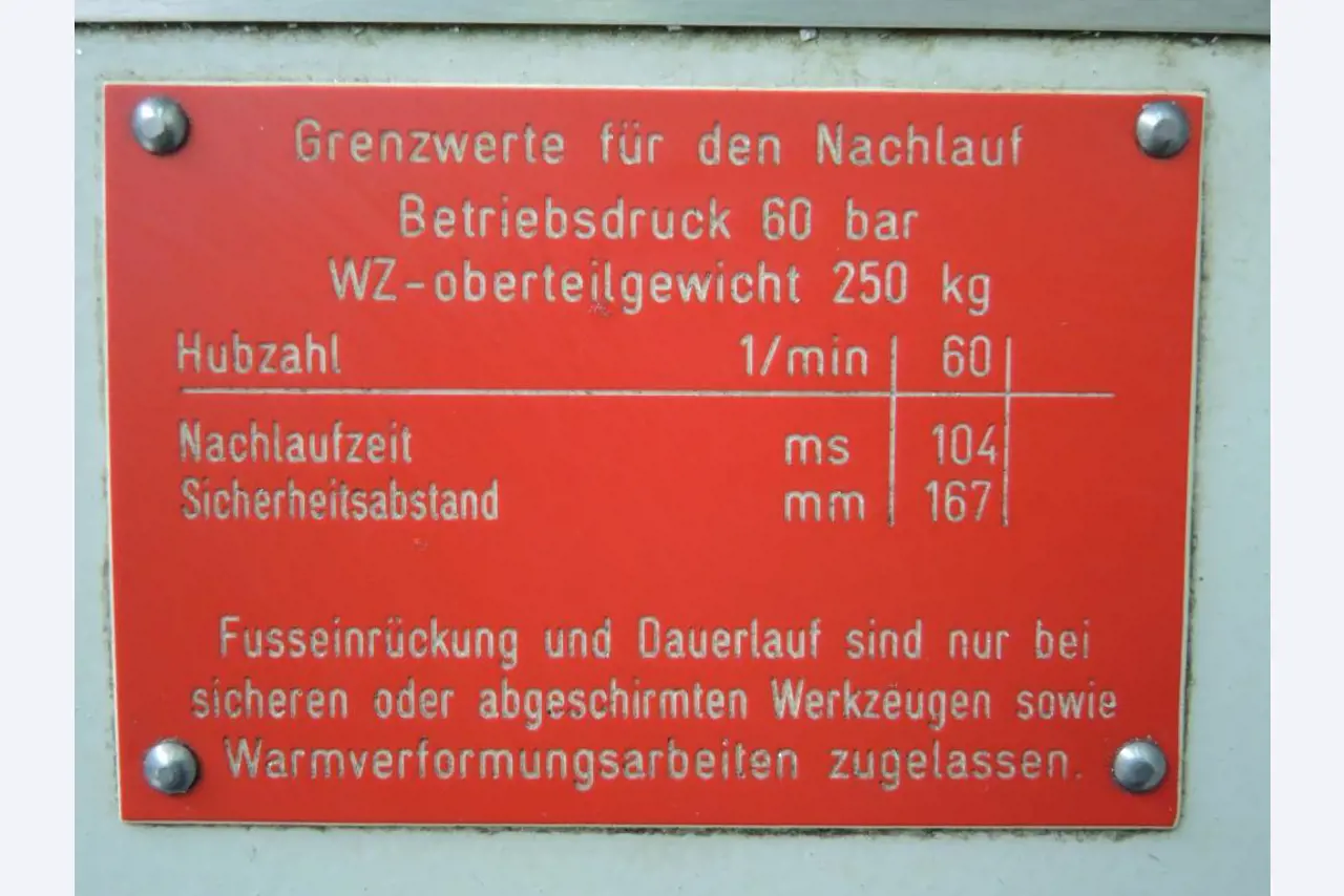 Chapas metálicas e máquinas para trabalhar metais<br><font size="2">Colaboração com Hilco Industrial Acquisitions bv</font><br><img src="/images/hil.png"><br>-2