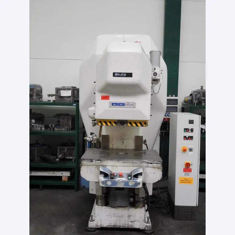 Chapas metálicas e máquinas para trabalhar metais<br><font size="2">Colaboração com Hilco Industrial Acquisitions bv</font><br><img src="/images/hil.png"><br>-4