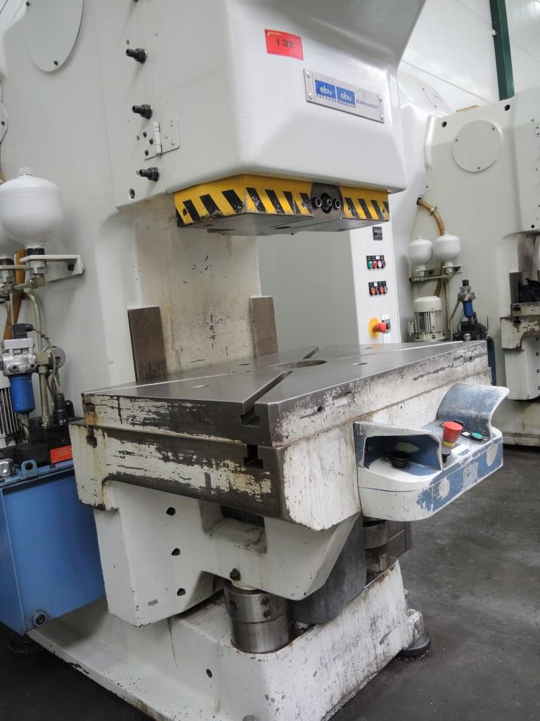 Chapas metálicas e máquinas para trabalhar metais<br><font size="2">Colaboração com Hilco Industrial Acquisitions bv</font><br><img src="/images/hil.png"><br>-8