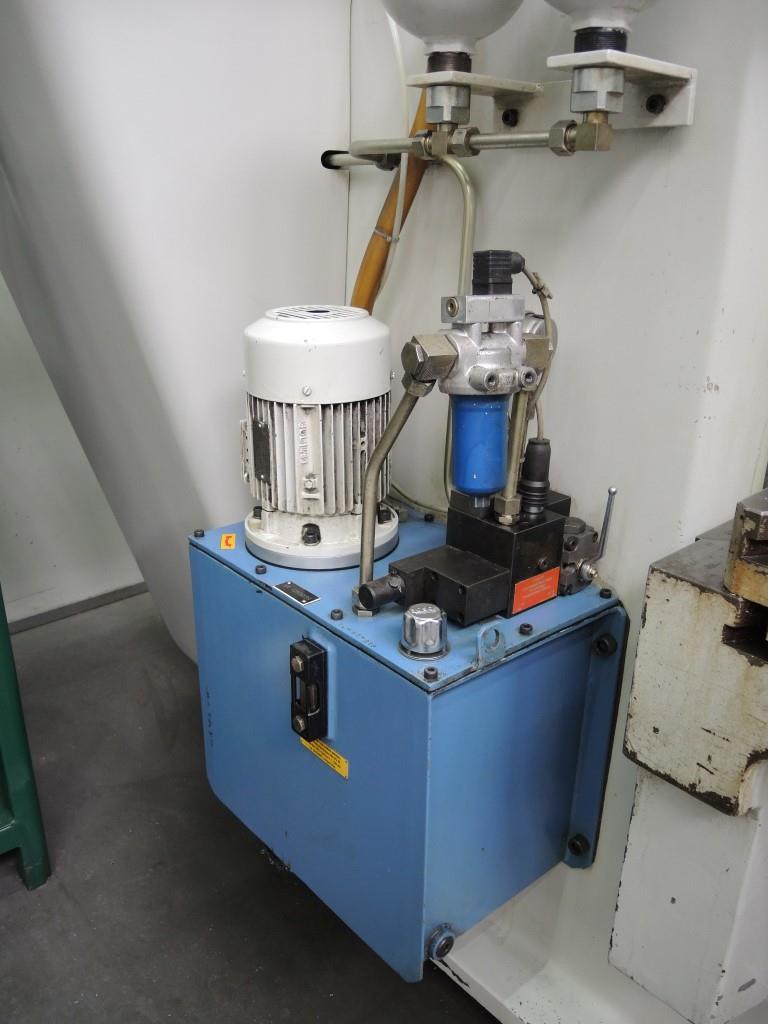 Chapas metálicas e máquinas para trabalhar metais<br><font size="2">Colaboração com Hilco Industrial Acquisitions bv</font><br><img src="/images/hil.png"><br>-9