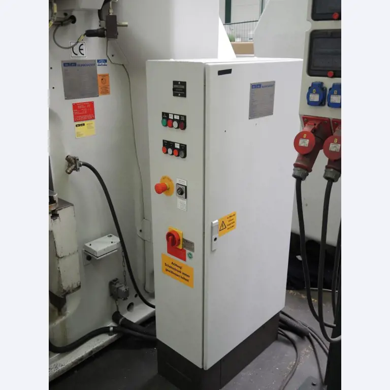 Chapas metálicas e máquinas para trabalhar metais<br><font size="2">Colaboração com Hilco Industrial Acquisitions bv</font><br><img src="/images/hil.png"><br>-12