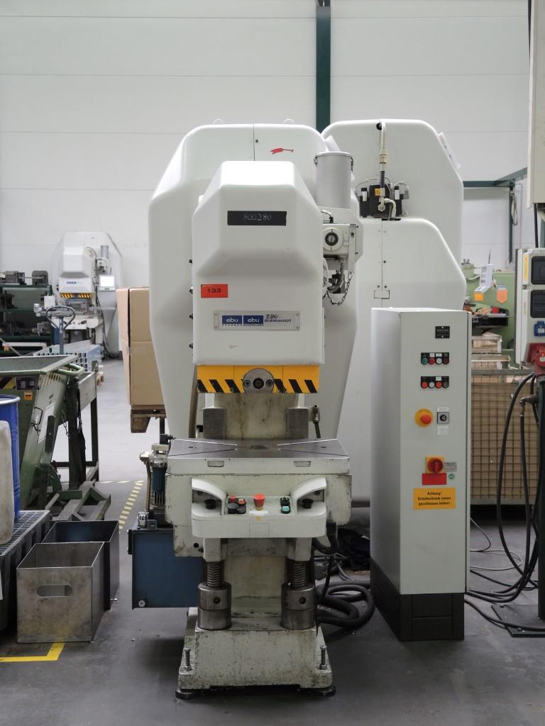 Chapas metálicas e máquinas para trabalhar metais<br><font size="2">Colaboração com Hilco Industrial Acquisitions bv</font><br><img src="/images/hil.png"><br>-5