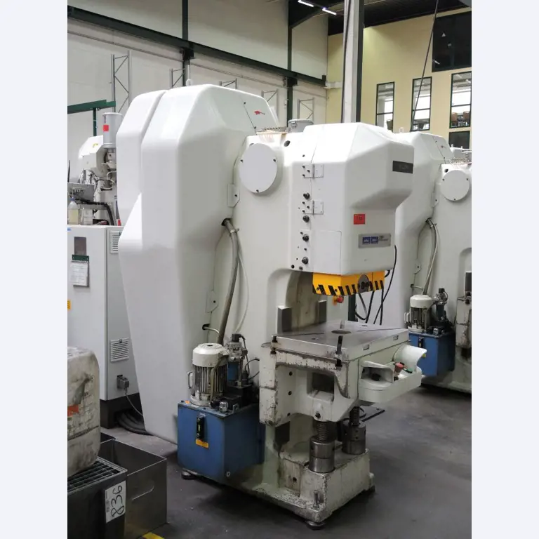 Chapas metálicas e máquinas para trabalhar metais<br><font size="2">Colaboração com Hilco Industrial Acquisitions bv</font><br><img src="/images/hil.png"><br>-6