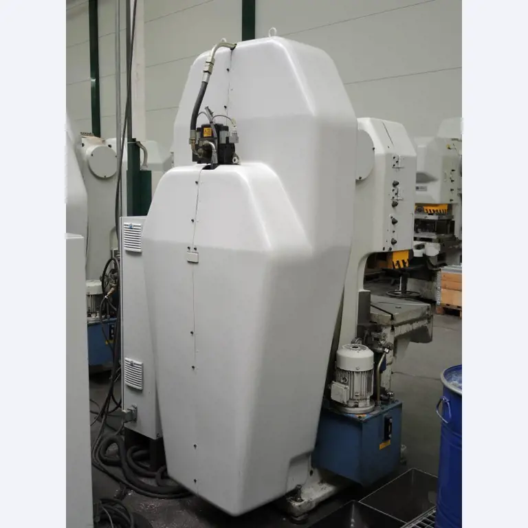 Chapas metálicas e máquinas para trabalhar metais<br><font size="2">Colaboração com Hilco Industrial Acquisitions bv</font><br><img src="/images/hil.png"><br>-7