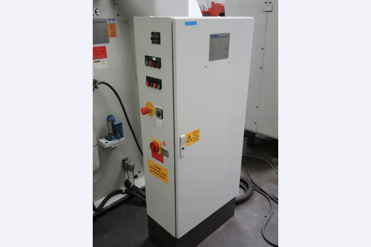 Chapas metálicas e máquinas para trabalhar metais<br><font size="2">Colaboração com Hilco Industrial Acquisitions bv</font><br><img src="/images/hil.png"><br>-11