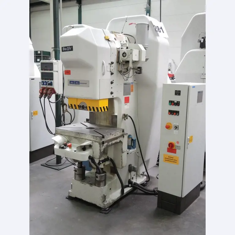 Chapas metálicas e máquinas para trabalhar metais<br><font size="2">Colaboração com Hilco Industrial Acquisitions bv</font><br><img src="/images/hil.png"><br>-1