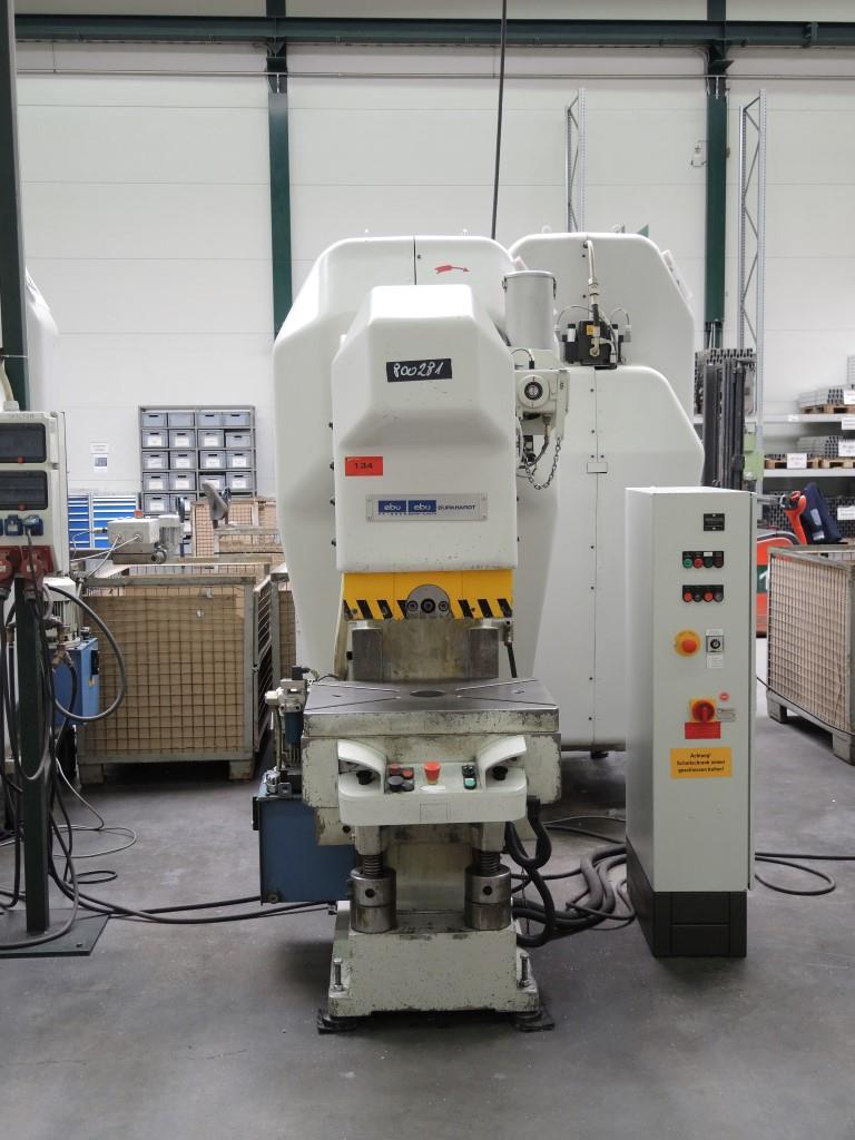 Chapas metálicas e máquinas para trabalhar metais<br><font size="2">Colaboração com Hilco Industrial Acquisitions bv</font><br><img src="/images/hil.png"><br>-5