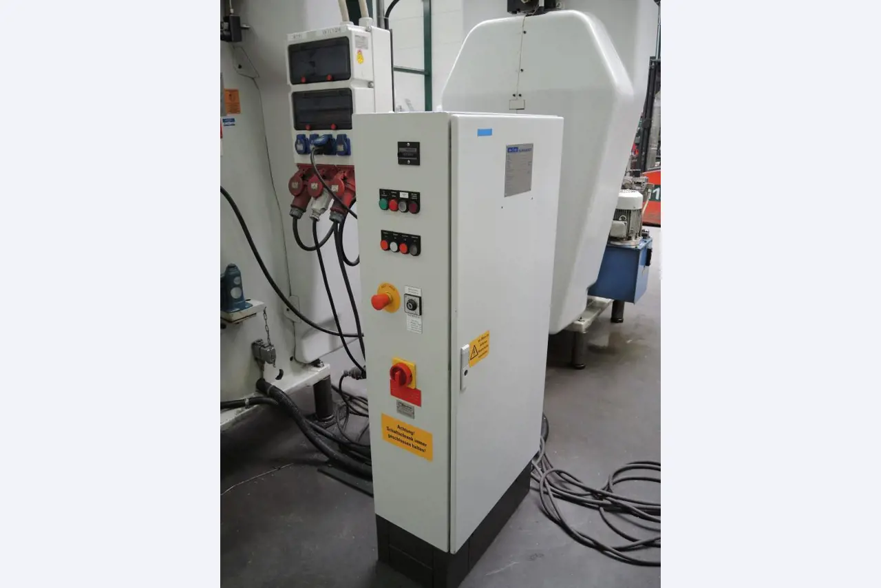 Chapas metálicas e máquinas para trabalhar metais<br><font size="2">Colaboração com Hilco Industrial Acquisitions bv</font><br><img src="/images/hil.png"><br>-12