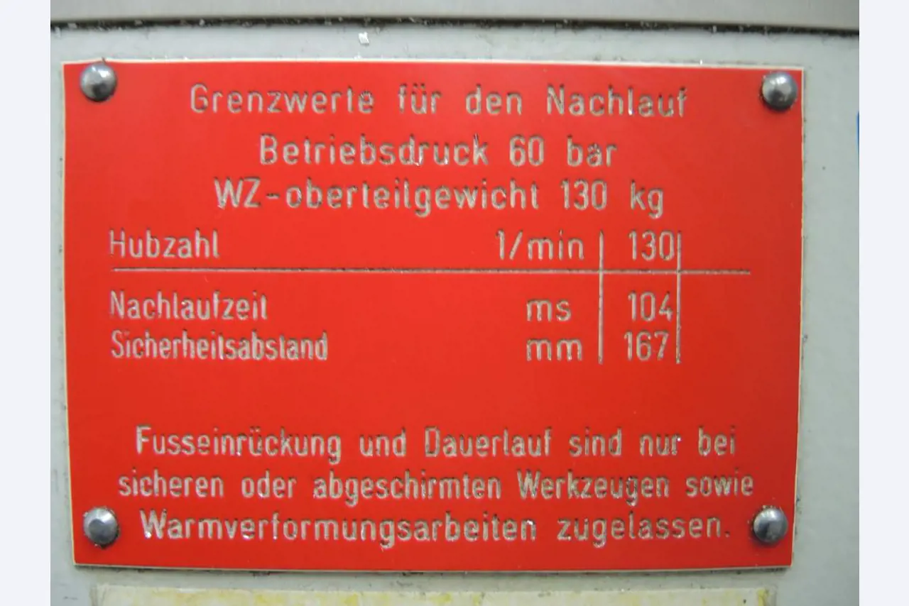 Chapas metálicas e máquinas para trabalhar metais<br><font size="2">Colaboração com Hilco Industrial Acquisitions bv</font><br><img src="/images/hil.png"><br>-3