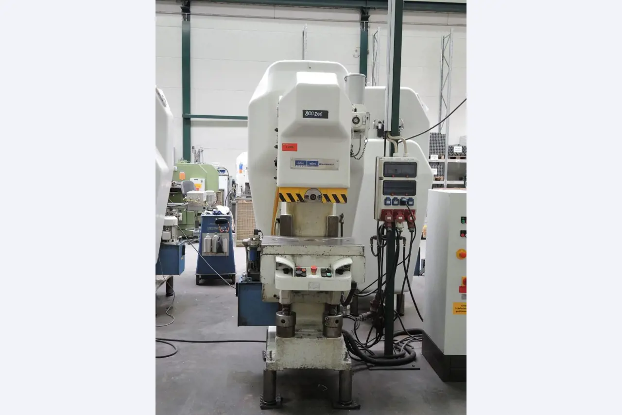 Chapas metálicas e máquinas para trabalhar metais<br><font size="2">Colaboração com Hilco Industrial Acquisitions bv</font><br><img src="/images/hil.png"><br>-5