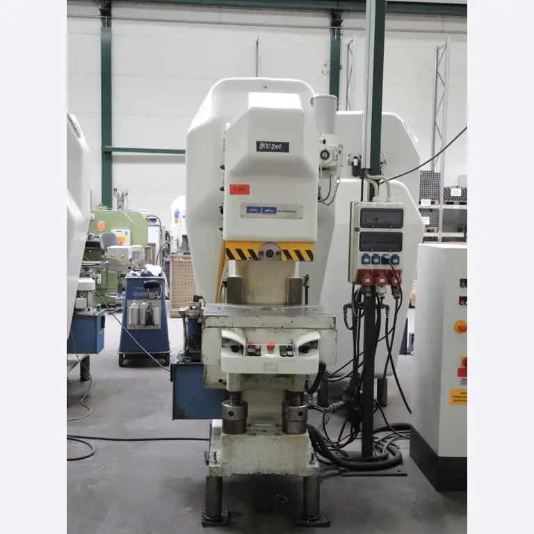 Chapas metálicas e máquinas para trabalhar metais<br><font size="2">Colaboração com Hilco Industrial Acquisitions bv</font><br><img src="/images/hil.png"><br>-5