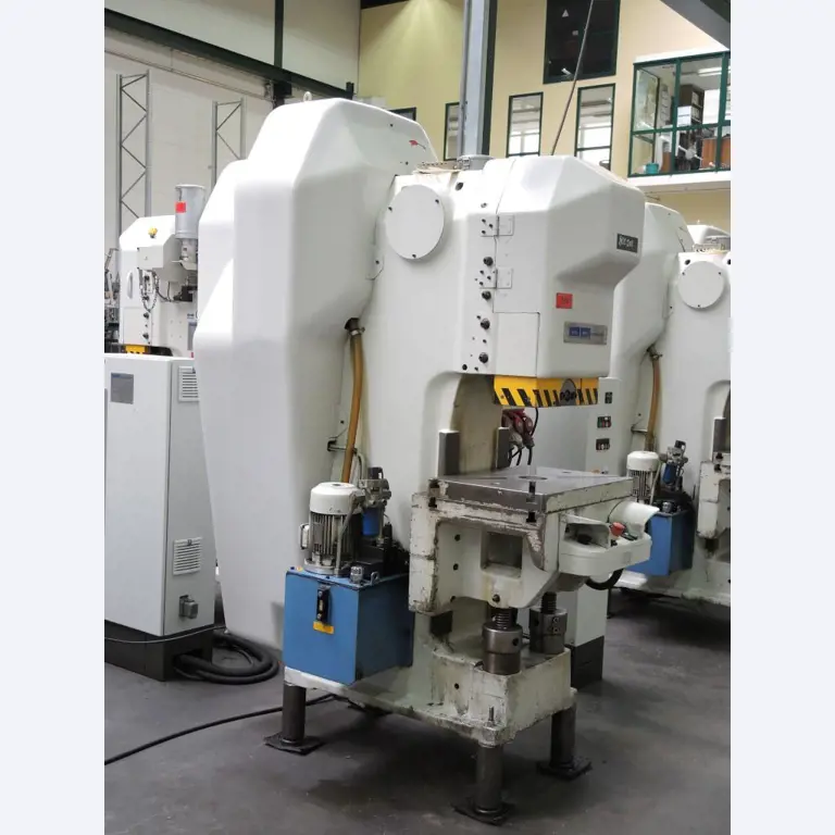 Chapas metálicas e máquinas para trabalhar metais<br><font size="2">Colaboração com Hilco Industrial Acquisitions bv</font><br><img src="/images/hil.png"><br>-6