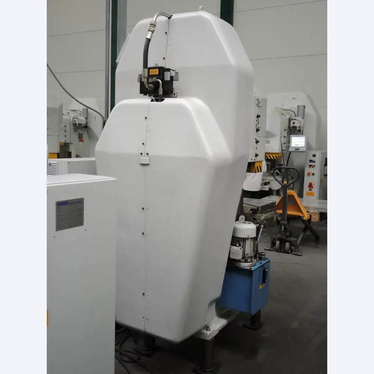 Chapas metálicas e máquinas para trabalhar metais<br><font size="2">Colaboração com Hilco Industrial Acquisitions bv</font><br><img src="/images/hil.png"><br>-7