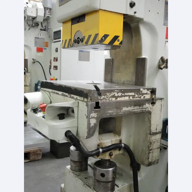 Chapas metálicas e máquinas para trabalhar metais<br><font size="2">Colaboração com Hilco Industrial Acquisitions bv</font><br><img src="/images/hil.png"><br>-10