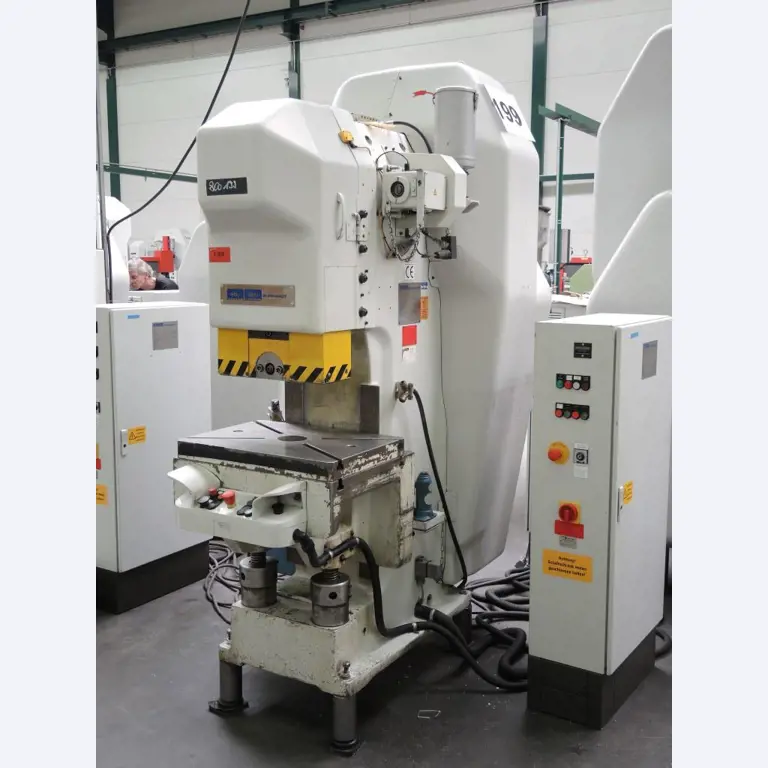 Chapas metálicas e máquinas para trabalhar metais<br><font size="2">Colaboração com Hilco Industrial Acquisitions bv</font><br><img src="/images/hil.png"><br>-1