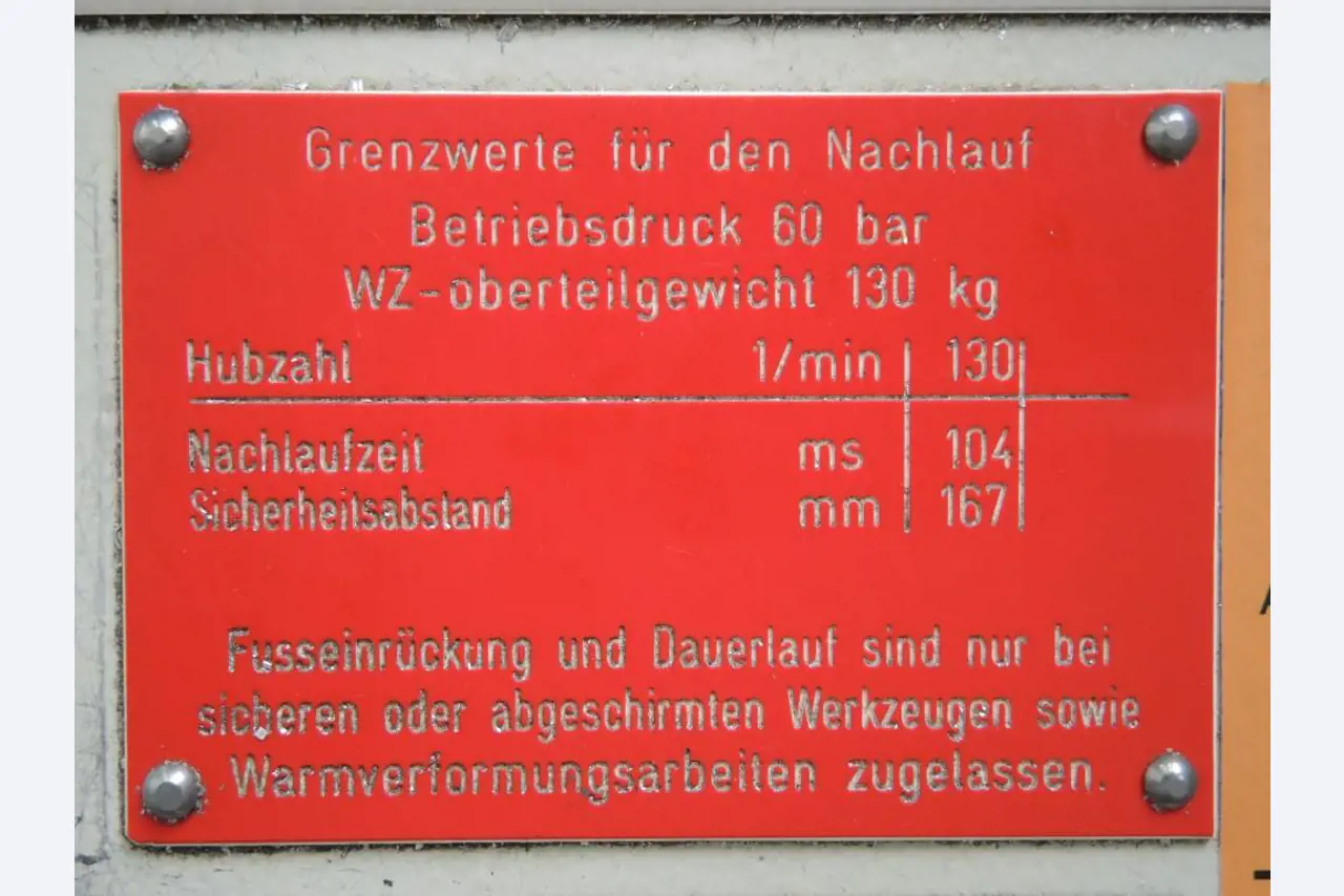 Chapas metálicas e máquinas para trabalhar metais<br><font size="2">Colaboração com Hilco Industrial Acquisitions bv</font><br><img src="/images/hil.png"><br>-3