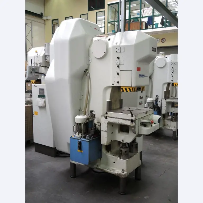 Chapas metálicas e máquinas para trabalhar metais<br><font size="2">Colaboração com Hilco Industrial Acquisitions bv</font><br><img src="/images/hil.png"><br>-6