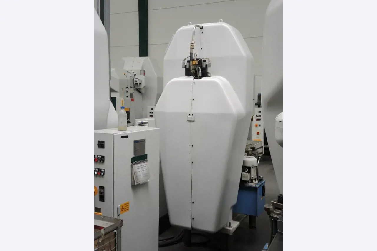 Chapas metálicas e máquinas para trabalhar metais<br><font size="2">Colaboração com Hilco Industrial Acquisitions bv</font><br><img src="/images/hil.png"><br>-7