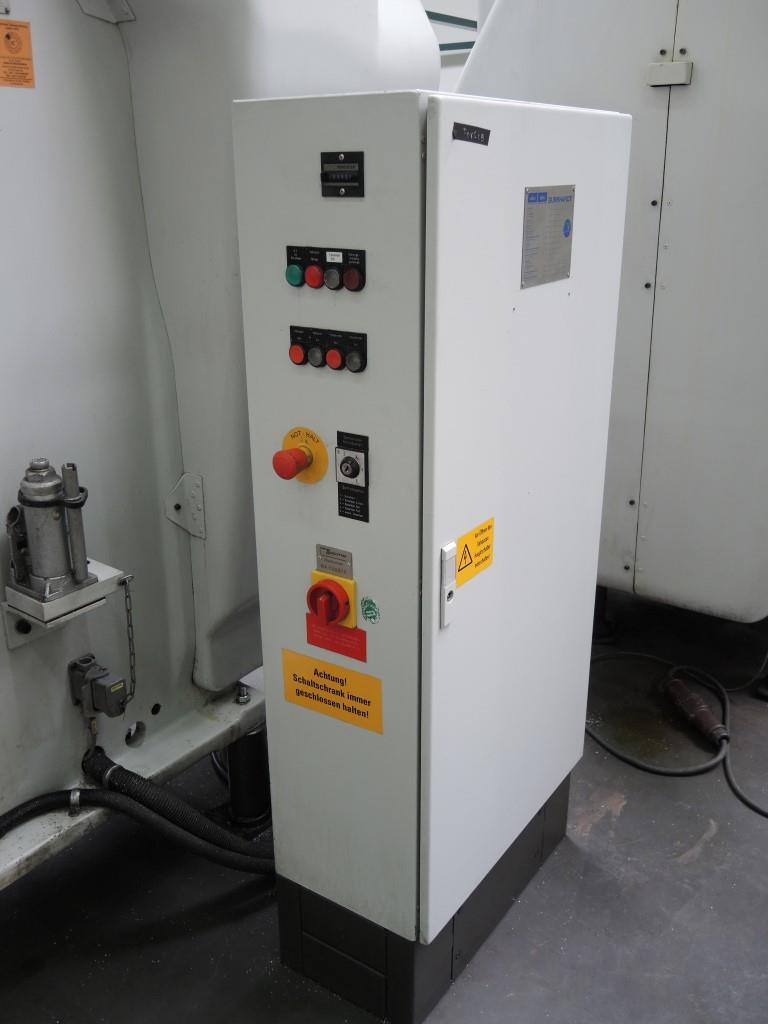 Chapas metálicas e máquinas para trabalhar metais<br><font size="2">Colaboração com Hilco Industrial Acquisitions bv</font><br><img src="/images/hil.png"><br>-11