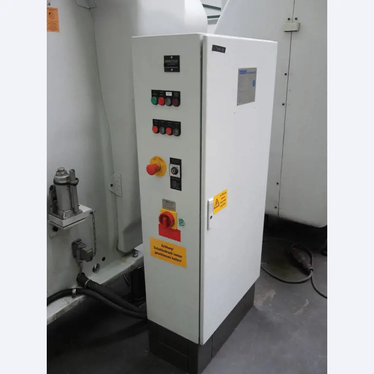 Chapas metálicas e máquinas para trabalhar metais<br><font size="2">Colaboração com Hilco Industrial Acquisitions bv</font><br><img src="/images/hil.png"><br>-11