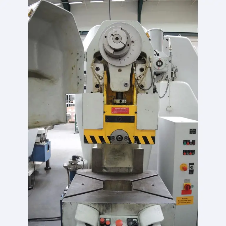 Chapas metálicas e máquinas para trabalhar metais<br><font size="2">Colaboração com Hilco Industrial Acquisitions bv</font><br><img src="/images/hil.png"><br>-13