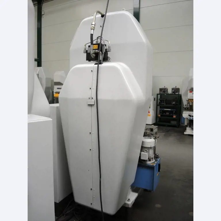 Chapas metálicas e máquinas para trabalhar metais<br><font size="2">Colaboração com Hilco Industrial Acquisitions bv</font><br><img src="/images/hil.png"><br>-2