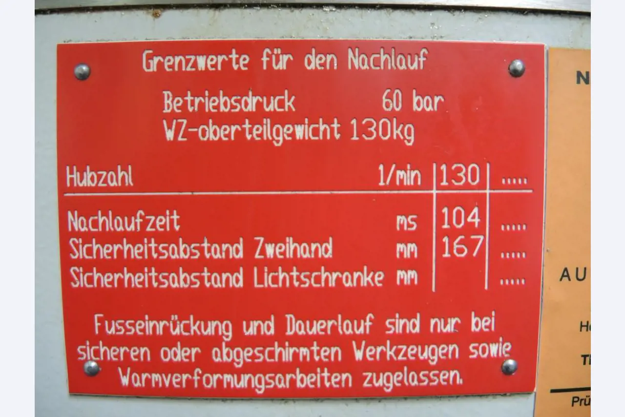 Chapas metálicas e máquinas para trabalhar metais<br><font size="2">Colaboração com Hilco Industrial Acquisitions bv</font><br><img src="/images/hil.png"><br>-4