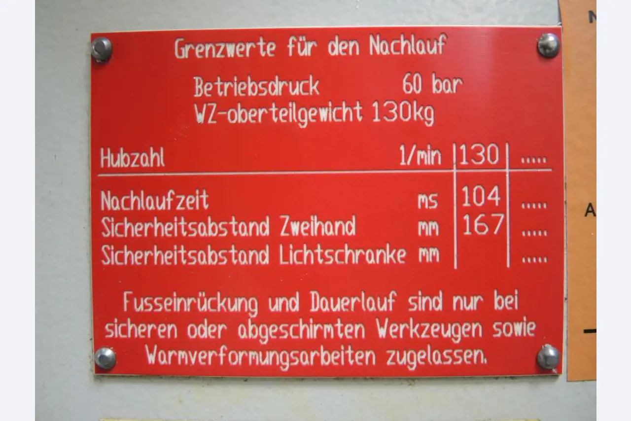 Chapas metálicas e máquinas para trabalhar metais<br><font size="2">Colaboração com Hilco Industrial Acquisitions bv</font><br><img src="/images/hil.png"><br>-10