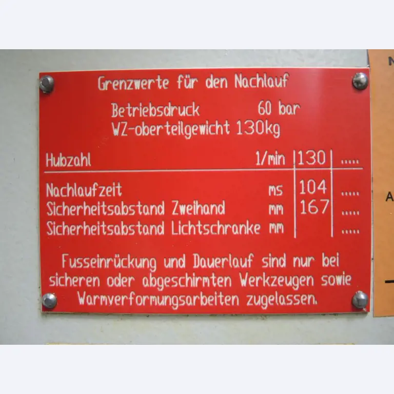 Chapas metálicas e máquinas para trabalhar metais<br><font size="2">Colaboração com Hilco Industrial Acquisitions bv</font><br><img src="/images/hil.png"><br>-10