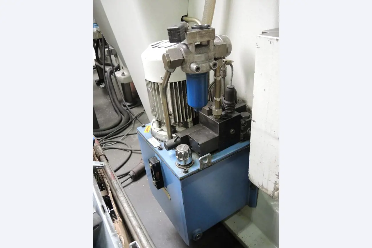 Chapas metálicas e máquinas para trabalhar metais<br><font size="2">Colaboração com Hilco Industrial Acquisitions bv</font><br><img src="/images/hil.png"><br>-6