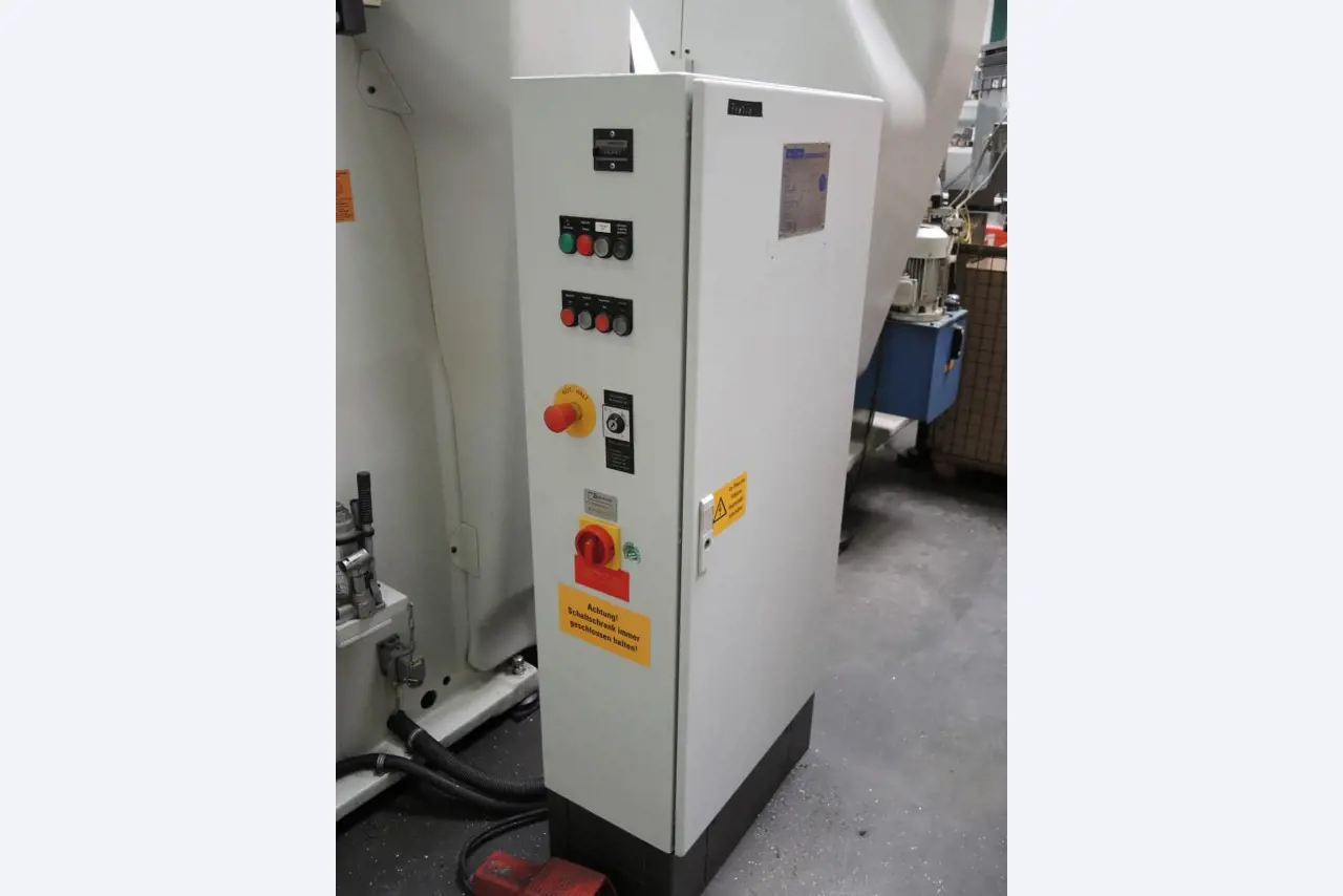 Chapas metálicas e máquinas para trabalhar metais<br><font size="2">Colaboração com Hilco Industrial Acquisitions bv</font><br><img src="/images/hil.png"><br>-7