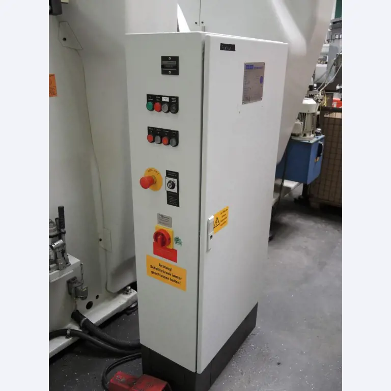 Chapas metálicas e máquinas para trabalhar metais<br><font size="2">Colaboração com Hilco Industrial Acquisitions bv</font><br><img src="/images/hil.png"><br>-7