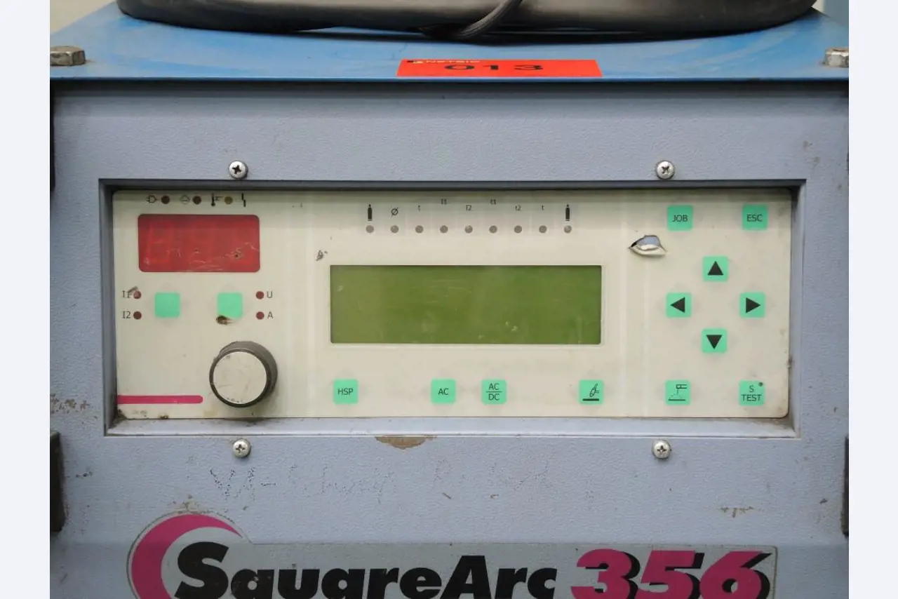 Chapas metálicas e máquinas para trabalhar metais<br><font size="2">Colaboração com Hilco Industrial Acquisitions bv</font><br><img src="/images/hil.png"><br>-3