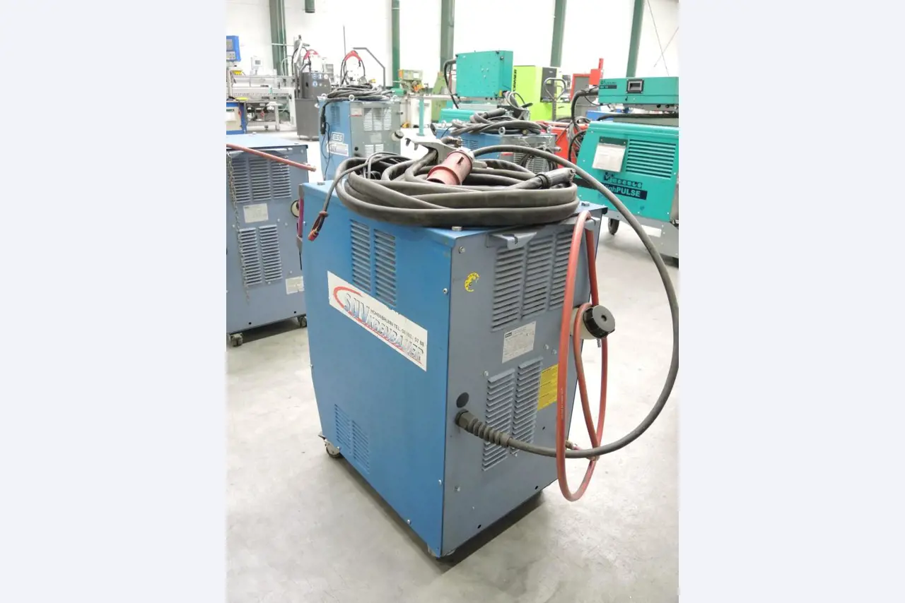 Chapas metálicas e máquinas para trabalhar metais<br><font size="2">Colaboração com Hilco Industrial Acquisitions bv</font><br><img src="/images/hil.png"><br>-4