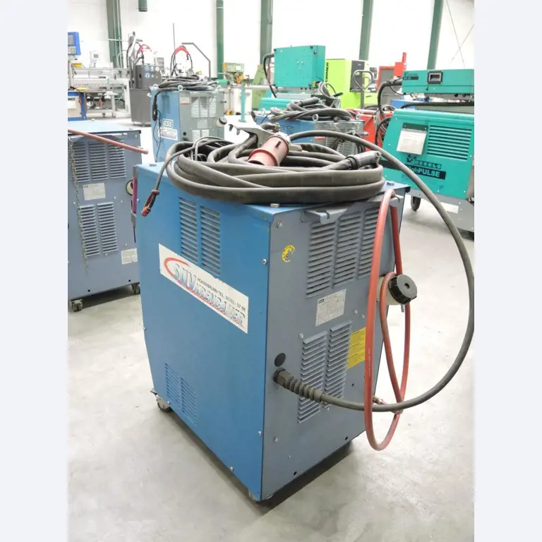 Chapas metálicas e máquinas para trabalhar metais<br><font size="2">Colaboração com Hilco Industrial Acquisitions bv</font><br><img src="/images/hil.png"><br>-4