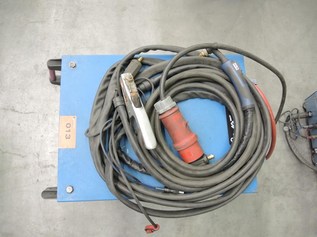 Chapas metálicas e máquinas para trabalhar metais<br><font size="2">Colaboração com Hilco Industrial Acquisitions bv</font><br><img src="/images/hil.png"><br>-5