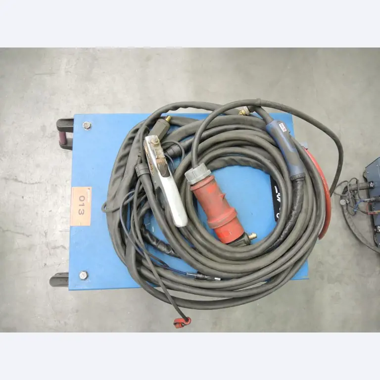 Chapas metálicas e máquinas para trabalhar metais<br><font size="2">Colaboração com Hilco Industrial Acquisitions bv</font><br><img src="/images/hil.png"><br>-5