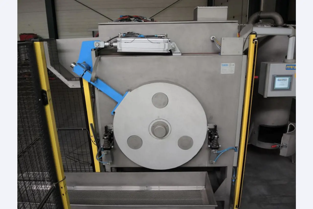 Machines de moulage par injection et<br>systèmes de stockage<br><font size="2">Collaboration avec Hilco Industrial Acquisitions bv</font><br><img src="/images/hil.png"><br>-6