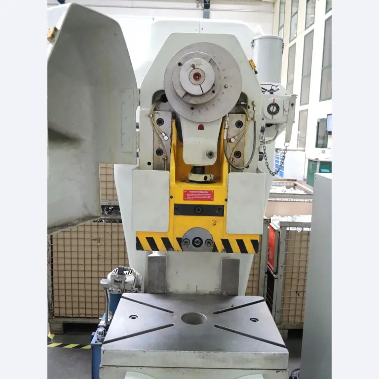 Chapas metálicas e máquinas para trabalhar metais<br><font size="2">Colaboração com Hilco Industrial Acquisitions bv</font><br><img src="/images/hil.png"><br>-2