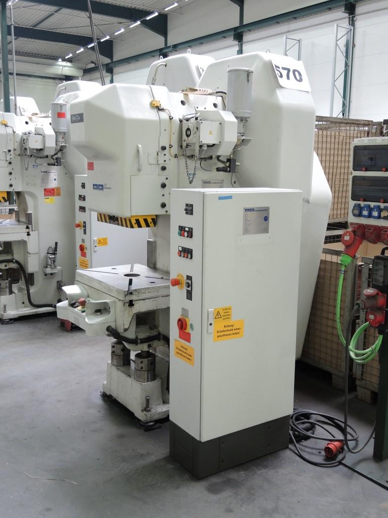 Chapas metálicas e máquinas para trabalhar metais<br><font size="2">Colaboração com Hilco Industrial Acquisitions bv</font><br><img src="/images/hil.png"><br>-4