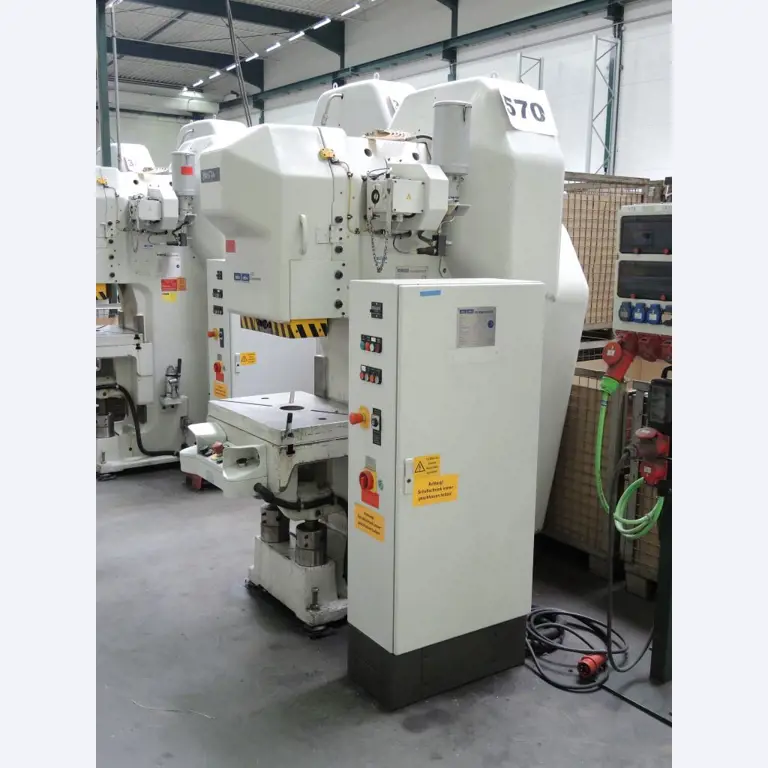 Chapas metálicas e máquinas para trabalhar metais<br><font size="2">Colaboração com Hilco Industrial Acquisitions bv</font><br><img src="/images/hil.png"><br>-4