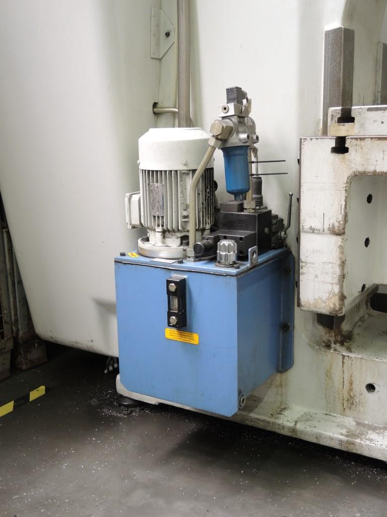 Chapas metálicas e máquinas para trabalhar metais<br><font size="2">Colaboração com Hilco Industrial Acquisitions bv</font><br><img src="/images/hil.png"><br>-5