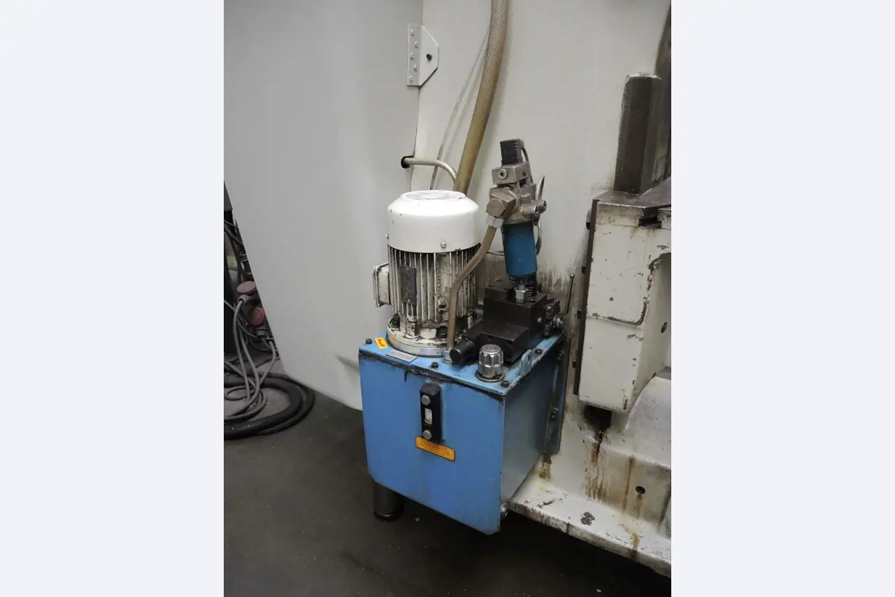 Chapas metálicas e máquinas para trabalhar metais<br><font size="2">Colaboração com Hilco Industrial Acquisitions bv</font><br><img src="/images/hil.png"><br>-10