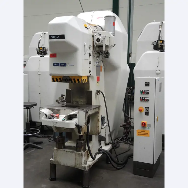 Chapas metálicas e máquinas para trabalhar metais<br><font size="2">Colaboração com Hilco Industrial Acquisitions bv</font><br><img src="/images/hil.png"><br>-1