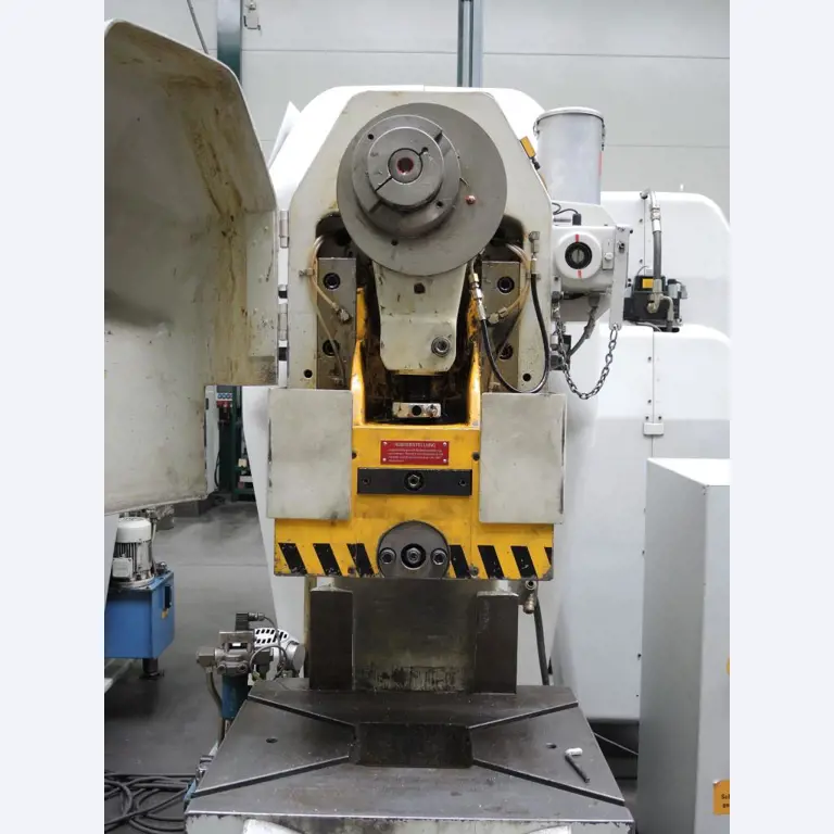 Chapas metálicas e máquinas para trabalhar metais<br><font size="2">Colaboração com Hilco Industrial Acquisitions bv</font><br><img src="/images/hil.png"><br>-8